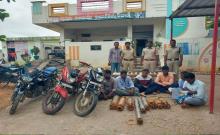 KT Doddi police caught a gang that stole electric motors from farmers' agricultural fields