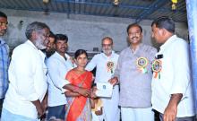 Farmer Insurance Rs. MLA who handed over a check of 5 lakhs
