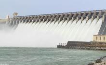 Raising 18 gates of Nagarjunasagar reservoir HSE Dharmanayake